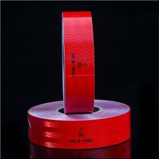 লাল প্রতিফলিত একধরনের প্লাস্টিক টেপ